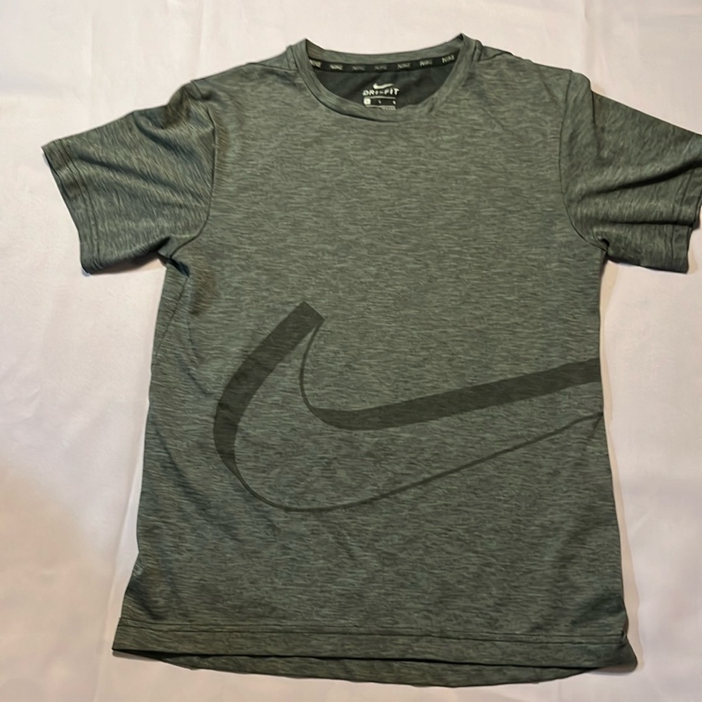 Boys Nike dry fit tee